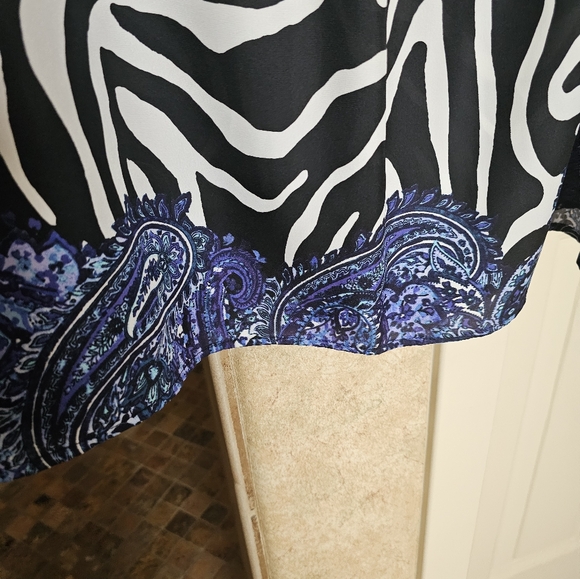 NWOT Chicos Black Label Floral and Animal Print Tank Top - Size 3 (XL) - Picture 4 of 5